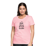 This Girl Runs On Jesus & Insulin Women’s Comfort T-Shirt - pink